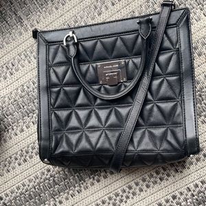 MICHAEL KORS BLACK CROSSBODY/HANDBAG/SHOULDER BAG